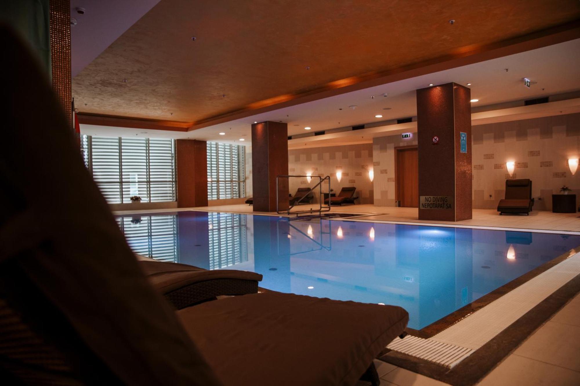 Hotel Doubletree By Hilton Bratislava Extérieur photo