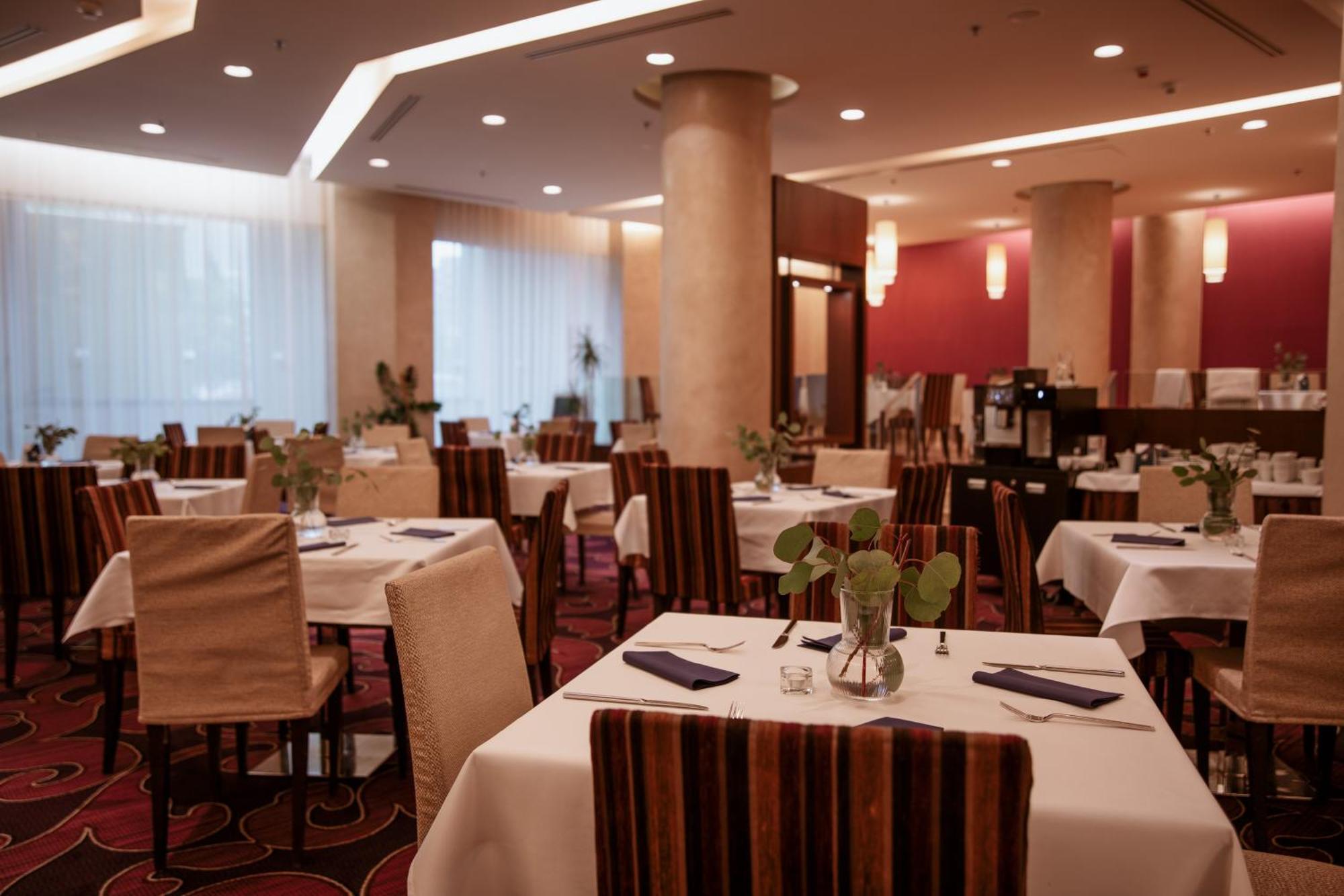 Hotel Doubletree By Hilton Bratislava Extérieur photo